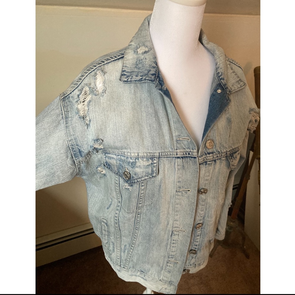 RSQ Light Wash Distressed Denim Jean Jacket size XS - Picture 5 of 7